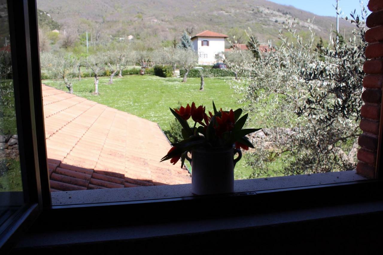 Agriturismo Il Castagneto Падула Екстериор снимка