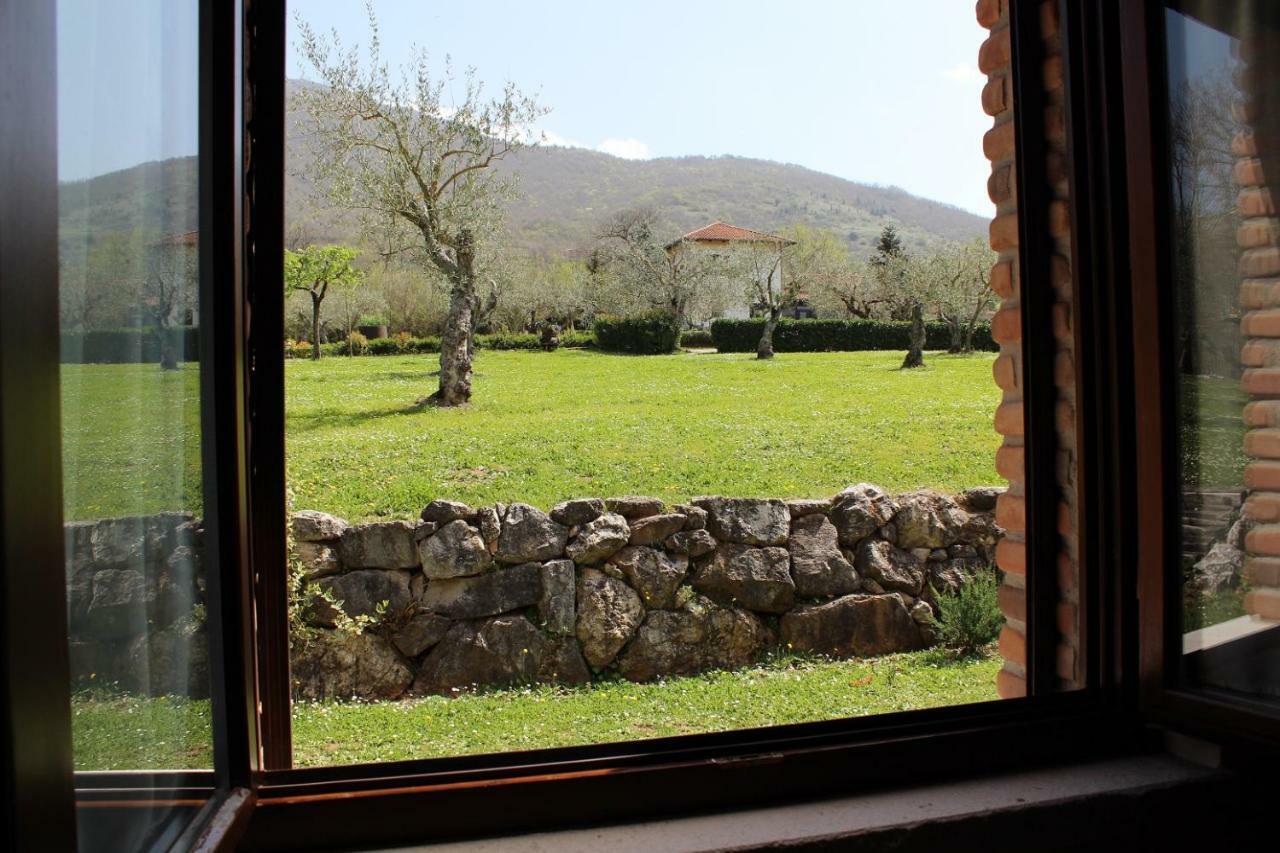 Agriturismo Il Castagneto Падула Екстериор снимка