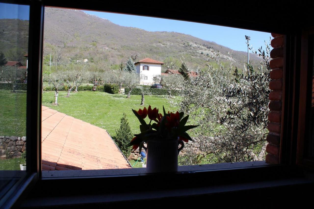 Agriturismo Il Castagneto Падула Екстериор снимка