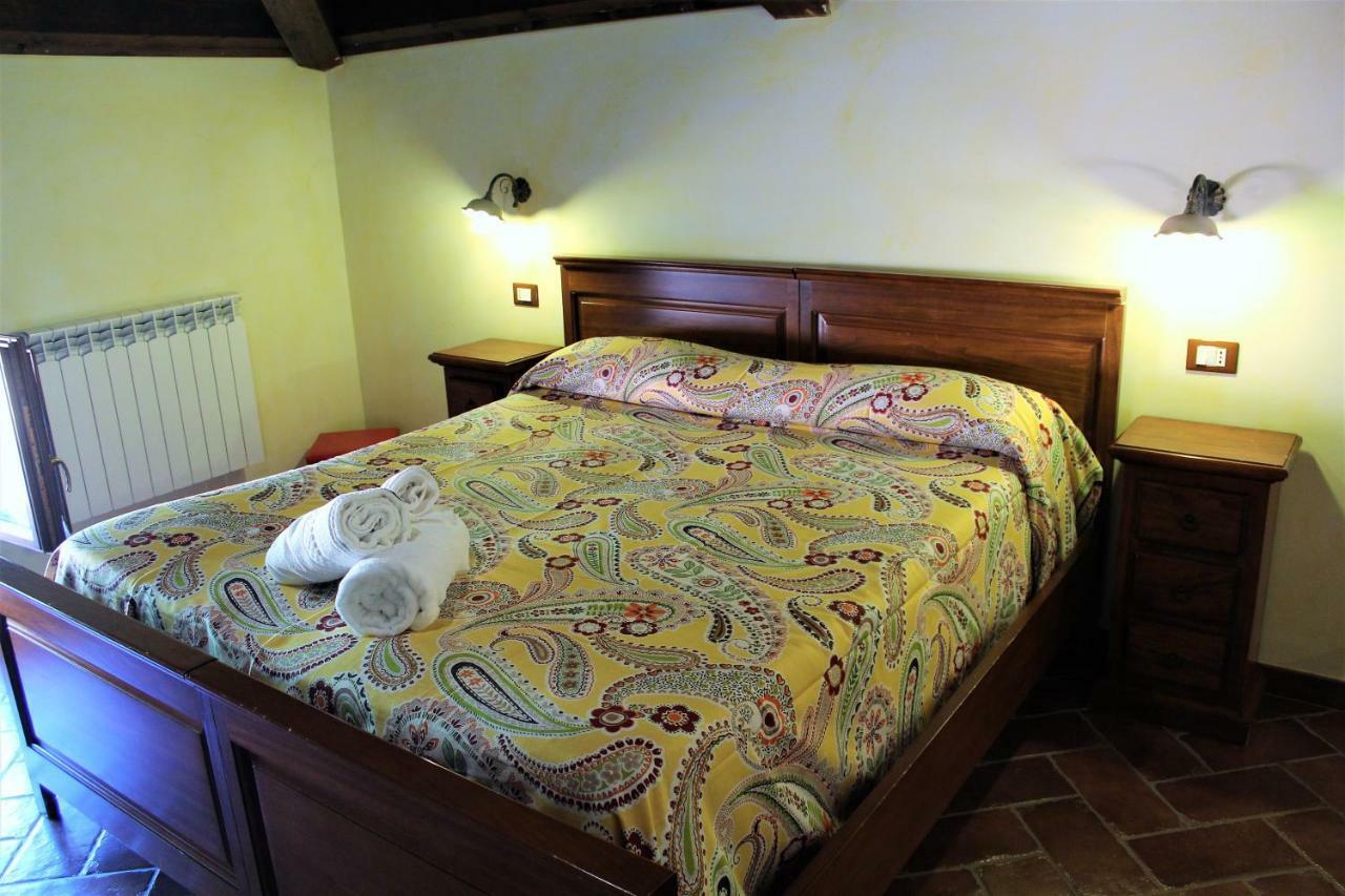 Agriturismo Il Castagneto Падула Екстериор снимка