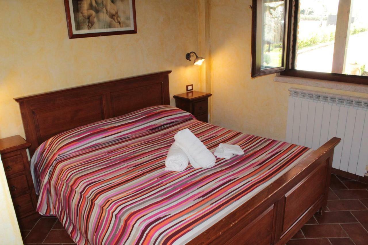 Agriturismo Il Castagneto Падула Екстериор снимка